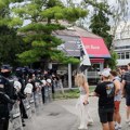 Blokade u Srbiji: Studenti i policija ispred Novosadskog sajma gde treba da se održe ispiti