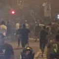 Blokaderi brutalno napali pristalice SNS-a u Novom Sadu (video)