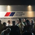 Naprednjaci noktima grebu i ne biraju sredstva: Pristalice SNS večeras izlaze na ulice u 50 mesta u Srbiji, šta očekivati?