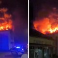 Veliki požar u Petrovcu na Mlavi: Zapalio se kineski tržni centar (Video)