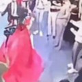Neverovatan incident na svadbi Mlada plesala na podijumu, a onda se u sekundi na nju sručilo ovo - gosti u neverici! (video)