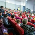 „Bajke detinjstva“ u Šidu: Dani ruskog filma približili najmlađima jezik, kulturu i vrednosti prijateljstva