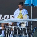 Pogledajte šta je Đoković radio tokom treninga: Neobična rutina, ostavio navijače u čudu