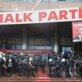 FOTO, VIDEO Erdogan krenuo u obračun sa opozicijom: Protesti na ulicama posle brutalne policijske akcije