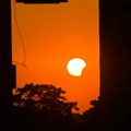 Ovako izgleda pomračenje Sunca u Beogradu: Nestvarne scene