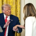 Melanija - boginja stila: Prva dama SAD očarala kombinacijom, ni Tramp nije ostao ravnodušan! na ono što je obukla (foto)
