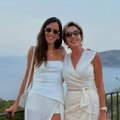Nikada ne biste pogodili koliko godina ima majka Ane Ivanović a: tek da je vidite u kupaćem kostimu! Ovako je sa ćerkom šetala…