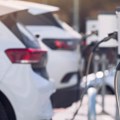 Najnovija tehnologija može da napuni bateriju automobila za samo 10 minuta?