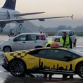Zašto se akumulator automobila brže prazni na aerodromskom parkingu?