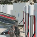 Tesla eksplodirala tokom punjenja, vlasnik katapultiran plazmom - istraga otkrila uzrok