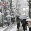Snežne padavine pogodile zapad Japana
