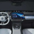 BMW objašnjava zašto novi automobili imaju široki gornji ekran preko čitavog vetrobrana