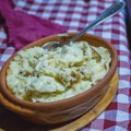 Zaboravljeni doručak jugoslovenske kuhinje: Napravite poparu kakvu su spremale naše bake