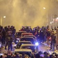 Mirnija noć u Francuskoj nakon sahrane ubijenog mladića – uhapšeno 719 osoba