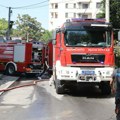 Buktinja u Zemunu: Izgoreo automobil u Banatskoj ulici (video)