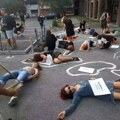 Protest 'Srbija protiv nasilja' u Novom Sadu ispred zgrade policije, zbog žrtava femicida