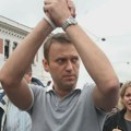 U Rimu na bdenju sa bakljama odata pošta Navaljnom