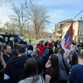 Vučić zapretio policija reagovala: Uhapšeni student medicine i 16-godišnji mladić zbog napada na gradonačelnika Niša