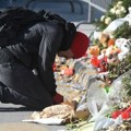 Zborovi Novog Sada traže hapšenje čoveka koji je mokrio po mestu počasti žrtvama nadstrešnice