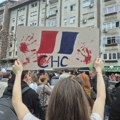 Maskirane osobe napale aktivistu u Valjevu: Građani protestuju ispred prostorija SNS-a