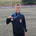 Atletičar Dimitrije Jovanović iz Leskovca osvojio srebro na državnom prvenstvu Srbije