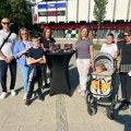 Humanitarna akcija na trgu: Leskovčani prikupljaju pomoć za Tamaru kojoj je izgorela kuća