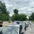 Više stotina automobila sa studentima i građanima Novog Sada pošlo za Beograd