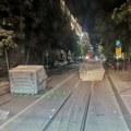 Pomoćnik direktora policije: Noć protekla mirno, privedene 44 osobe, većina blokada uklonjena