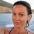 Letnja čarolija: Ana Kokić sa ćerkama na letovanju iz snova FOTO