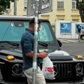 Paparaco! Duško Tošić uhvaćen po povratku iz Turske - na kratko izašao iz "luks" Mercedesa od 200.000 evra