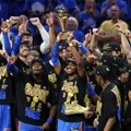 Horor scene u NBA ligi: Zvezda Oklahome doživela jezivu povredu, saigrači u suzama, cela dvorana zanemela! (video)