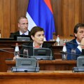 Brnabić i Gašić u parlamentu, rasprava o Gašićevoj smeni