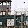 Prvi avion sa migrantima iz Amerike sleteo u Gvantanamo