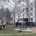 Završen Uviđaj na mestu tragedije na Novom Beogradu: Mrtvozornici odnose telo, naložena obdukcija muškarca koji se razneo…