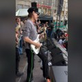 Oboren svetski rekord u sviranju gitare, 8.122 muzičara izvela „Hey Joe“