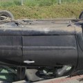 Dva mladića prebačana u bolnicu nakon udesa u Čačku: Poznato u kakvom su stanju