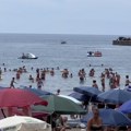 Хорор у улцињу Возач скутера покосио човека у води!