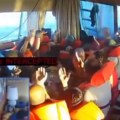 Pogledajte snimke upada izraelske vojske na flotila koja plove prema Gazi: Pored studenta iz Srbija uhapšena i Greta Tunberg…