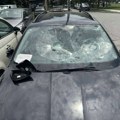 Vandalizovan automobil sina Dinka Gruhonjića u Novom Sadu