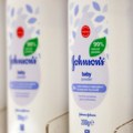 „Džonson i Džonson" ponudio 5,5 milijardi dolara za rešavanje tužbi zbog raka jajnika