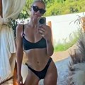 Ludilo mozga! Nataša Bekvalac se skinula u bikini i toliko je zgodna da niko ne može da veruje koliko ima godina: Ostaćete u…