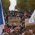 Уживо: Сукоби у Француској! Горе улице Париза, Монпељеа, Марсеља, Нице... Бије ко кога стигне!