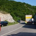 Prvi kamion sa srpskim tablicama prešao Brnjak