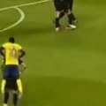 Nesvakidašnja scena u saudijskoj arabiji Mane nakon gola skočio na Firmina iako oni nisu saigrači?! (video)
