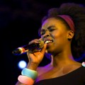Preminula južnoafrička pevačka zvezda Zahara (35)