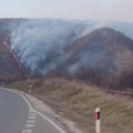 Požar posle skretanja za Feliks Romulijanu: Vatrogasci na terenu