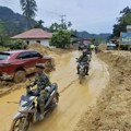 Najmanje 26 osoba poginulo, 11 nestalo u klizištima na Sumatri