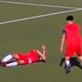 Velika tragedija: Mladi fudbaler (17) preminuo od posledica pada na utakmici! (video)
