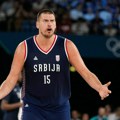 Nikola Jokić na asistenciju od tripl-dabla u porazu Denvera od Finiksa