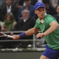 Siner rutinski na startu Rolan garosa: Sledeći rival ljubimac navijača